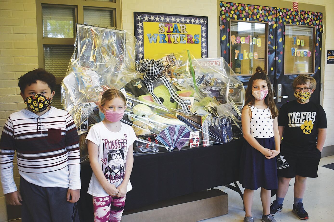 Murray Elementary Spring Swing Basket